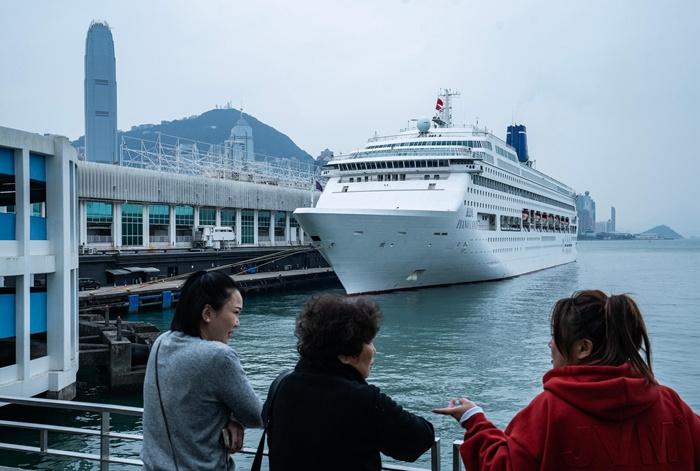 中国首艘自主运营国资邮轮“鼓浪屿”号以香港为母港启航